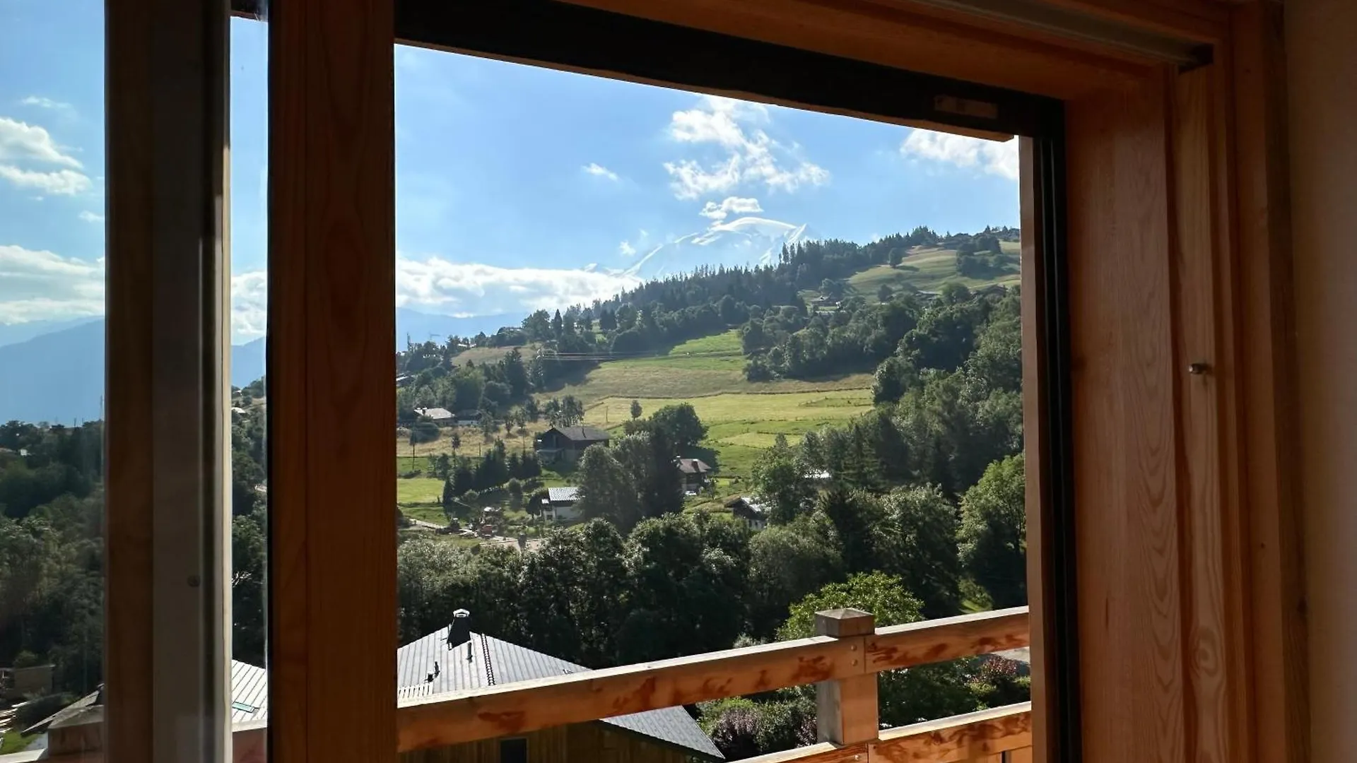 Chalet Vue Mont Blanc Avec Jacuzzi Exterieur Combloux Apartment